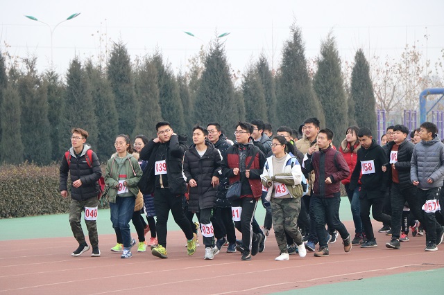 我欲乘风追寒流 挥汗吐息争魁首——第四届“阳光杯”冬季长跑大赛