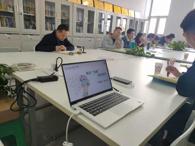 乘风破浪 用脚步丈量完满之路——经济与管理学院开展“梧桐蓄力”成长计划