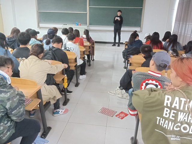 【完满班级】为青春发声 凝聚班级魂——动画1701“筑班级智慧 展青春活力”完满班级活动