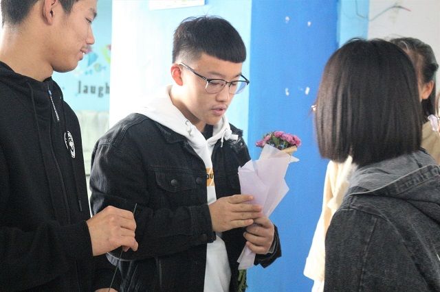 以创意为先 享创意生活——食品与环境学院“以肉之名•行花之美”创意多肉花捧大赛