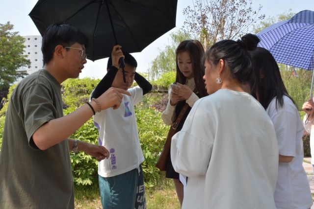 淬炼学子在定向越野赛中缅怀历史