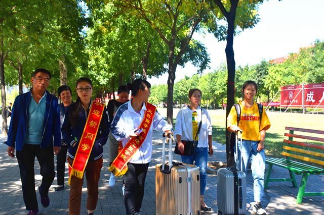 【迎新纪实】新学年新血脉 老生上阵喜迎新——大数据学院、信息工程学院青年志愿者协会