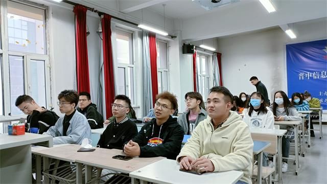 【完满班级】把握时代脉搏 聆听时代声音——艺术传媒学院视觉1804班2021年两会热点感悟会