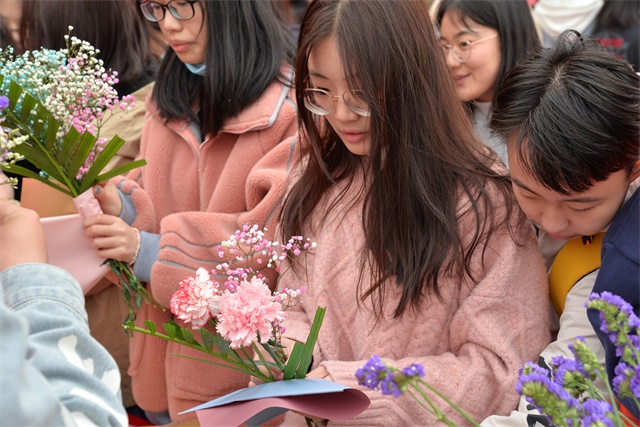 【女生节】艺巧蕙兰心 花满漾信院暨首届“最美的你”园艺插花大赛