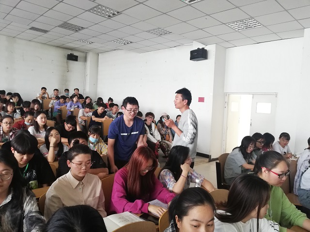 【辅导员说完满】直面未来 精准规划考 ——淬炼商学院2018级“辅导员说完满”专题活动