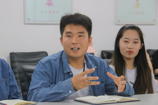 【五四系列活动】卓尔奋楫时代风浪 起誓共赴青春征程——“以青春为符 奏盛世华章”青年论坛