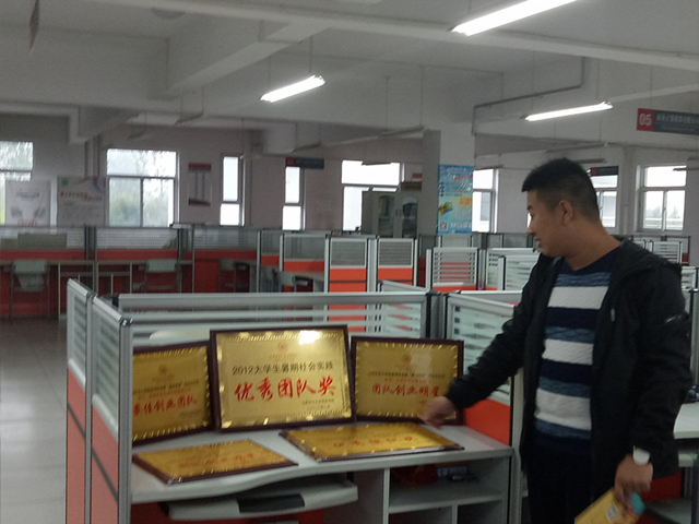 【学长计划】第389期:生活不是等待暴风雨离去 而是在风雨中起舞