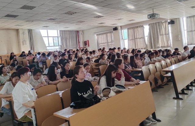 【辅导员说完满】吾辈需向上 未来皆可期——淬炼·国际商学院2022级辅导员说完满活动