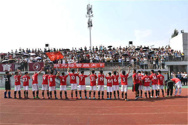 东风吹 战鼓擂 经管男儿战绿茵——第十一届“至强杯”男子足球联赛决赛经管VS机电