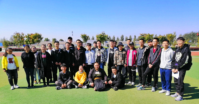 【完满班级】青春风采 趣味足球赛——物联1801班完满班级活动