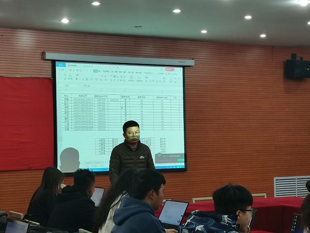 标杆塑造 人才培养——艺术传媒学院2020级班委培训