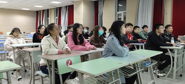 携手诚信 追逐青春——艺术传媒学院数字媒体2002班诚信教育主题班会