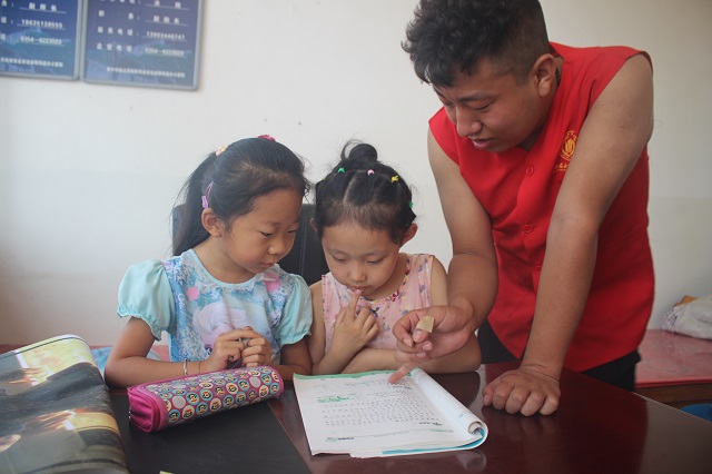 【三下乡】淬炼学子走进南郭村:开设一对一帮扶课堂