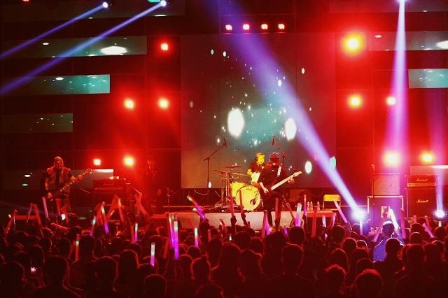 【音乐节·无边】rock寒流轰炸信院 走近摇滚PG one——