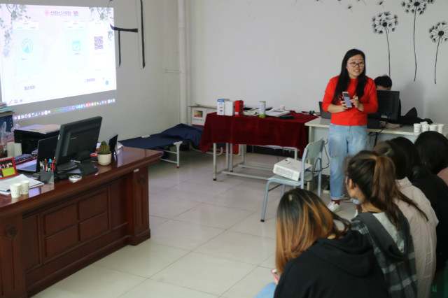 智慧依托 助信院更完满——外语系开展“智慧信院”系统宣讲会