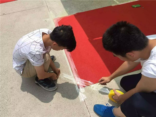 一场特殊的集市 让记忆延续——工管系首届“留在信院”毕业集市
