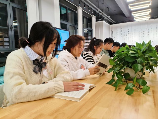 以“更新”状态 迎接崭新“未来”——上河书院举办“大咖集结号”系列活动