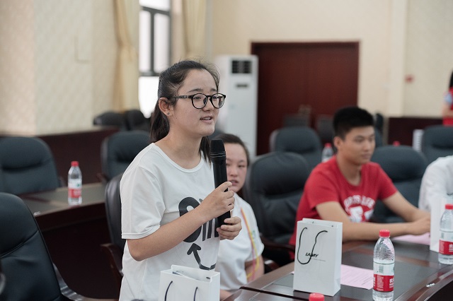 一部用志愿精神浇灌的西部青春史——2018年大学生志愿服务西部计划欢送座谈会