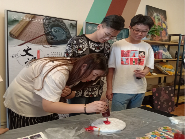 【1+1＞2】领略非遗文化 打造特色校园——用心感受指尖上的魅力之扎染体验第二期