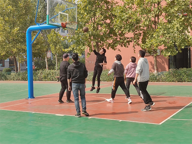 百发百中 强身健体——艺术传媒学院动画1601班篮球娱乐赛