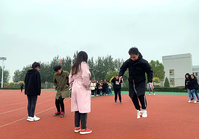 【完满班级】在青春的路上齐舞飞扬——艺术传媒学院视觉（专升）1805班“眉开眼笑，乐不可支”儿时游戏大比拼