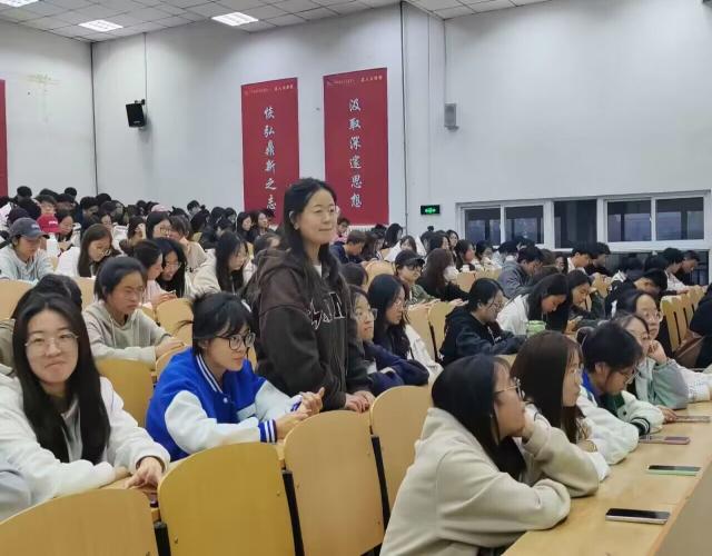 【辅导员说完满】防范于心 反诈于行——大数据学院、信息工程学院2022级辅导员说完满活动