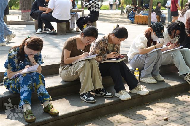 以信言情 信院学子执笔诠释成长与温情