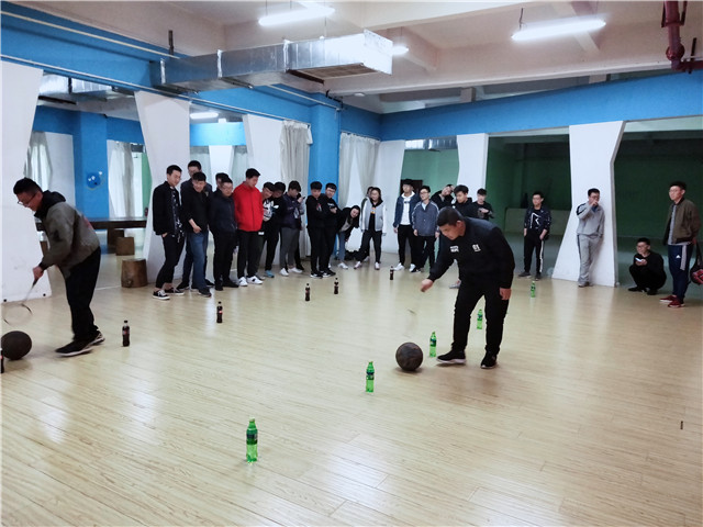 【完满班级】同担当 共完满——智能工程学院电气1603班举办“趣味运动会”完满班级活动