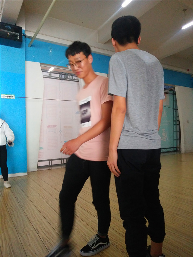 【完满班级】风雨同担当 比肩共完满——智能工程学院自动化1601班举办“同担当共完满 魅力多米诺”完满班级活动