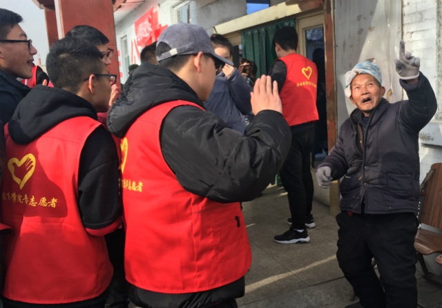 【社团快讯】让公益与爱相随——心心相印公益协会、I love family饭团社“浓浓敬老情,爱心志愿行”活动成功举办