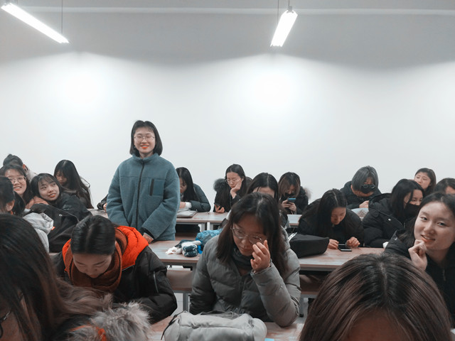 【完满班级】唱响时代记忆 秀出自我——外国语言文学系经贸1701班、涉外1701班、英语1705班12月完满班级活动