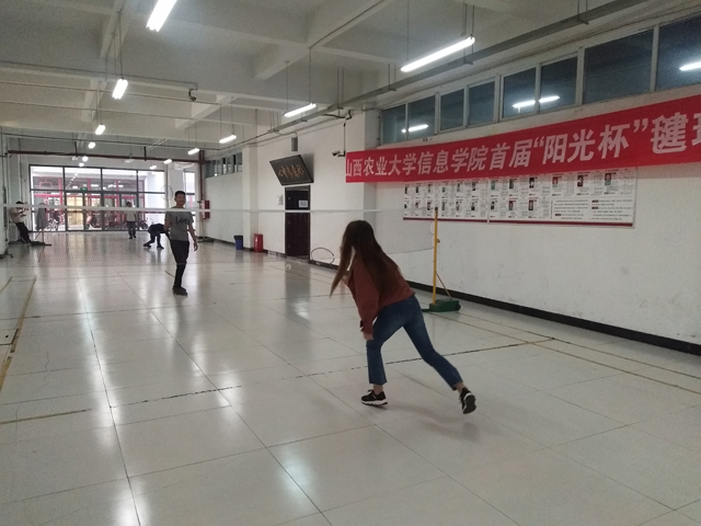 【完满班级】“挥”出精彩 “羽”出非一般的实力——大数据学院、信息工程学院物联网工程1701班羽毛球竞技比赛