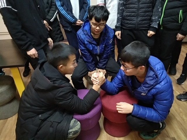 【完满班级】与你同行 为青春喝彩——网工1801班“冬日减压娱乐”活动