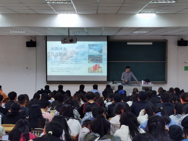 【辅导员说完满】从《长津湖》谈起 当代青年为什么要弘扬抗美援朝精神——艺术传媒学院环境设计21级、数字媒体艺术2101班辅导员说完满