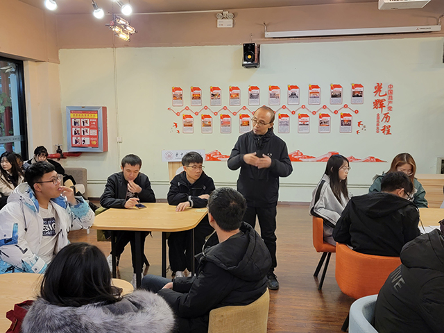 读书成就梦想 创业就业决定未来——大数据学院、信息工程学院网工2106班学业导师交流会