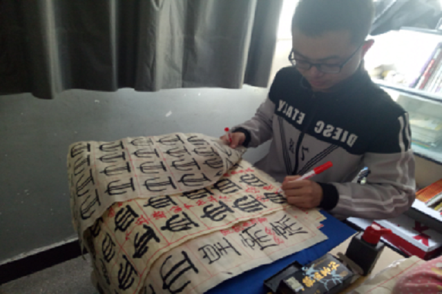 市民课堂第188期:春暖花开 篆梦文化——携手书法社走进北城小学