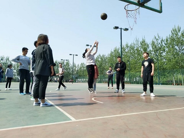 【完满班级】放飞青春 亲近你我――信管1701班“同青春 共篮球”完满班级活动