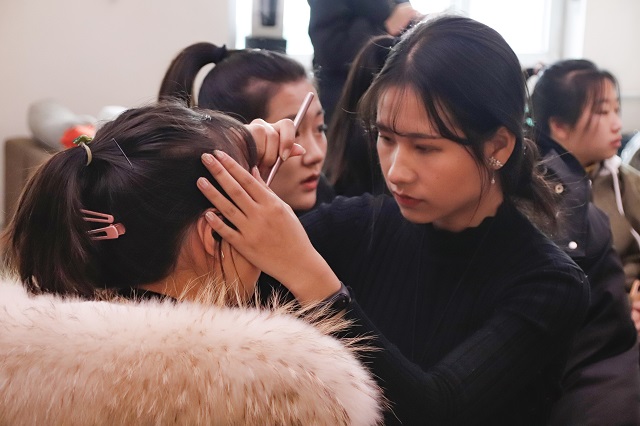 她说·女生学堂|我们一起“话”眼妆