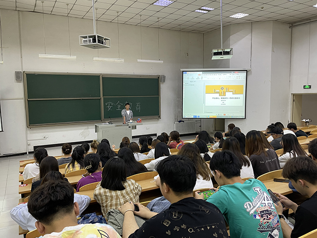 【辅导员说完满】奋勇拼搏 备战考研——艺术传媒学院2018级辅导员说完满活动