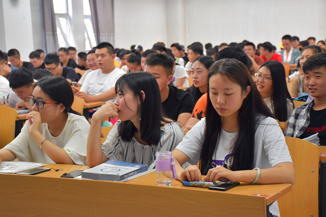 【辅导员说完满】选择自己所喜欢的 奋斗自己所选择的——大数据学院、信息工程学院举办“辅导员说完满”活动