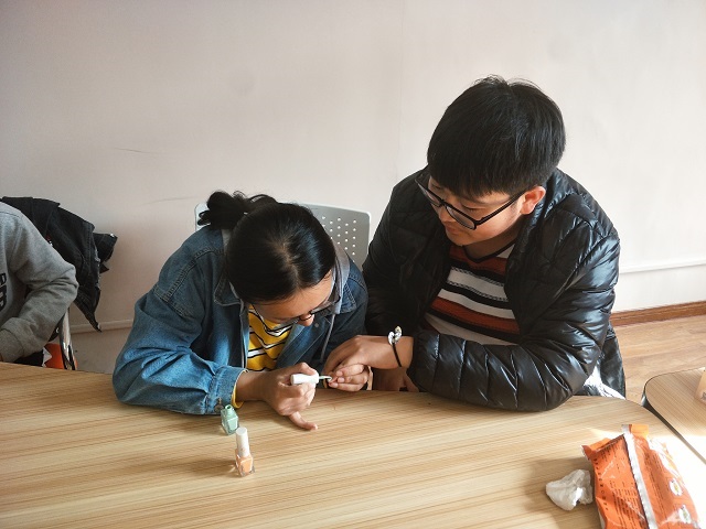 【完满班级】巧拿善用 为爱行动 ——食品与环境学院动医1702公益义卖