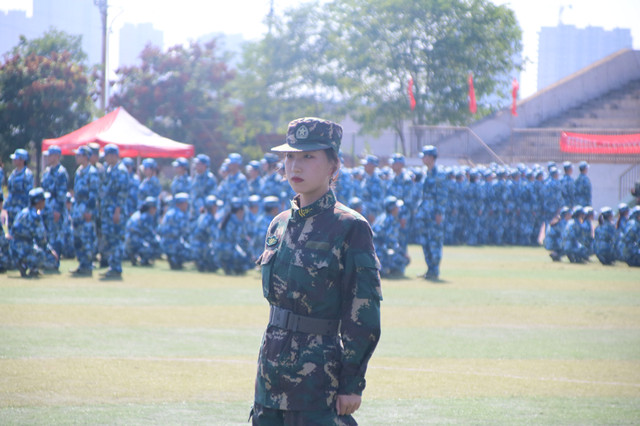 英姿飒爽 青春正当时——21级智院学子军训纪实