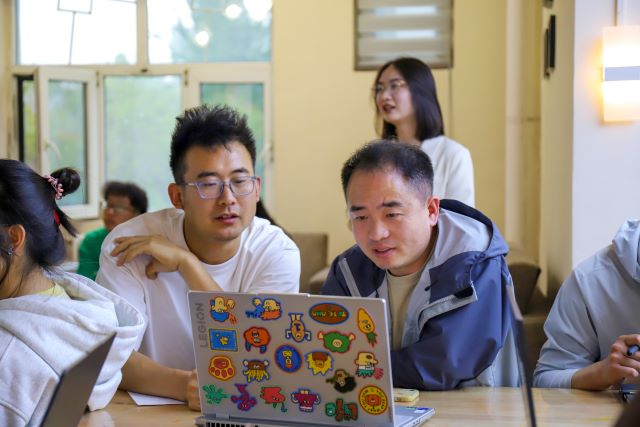各二级学院、各书院相继召开2022-2023学年第二学期期中座谈会