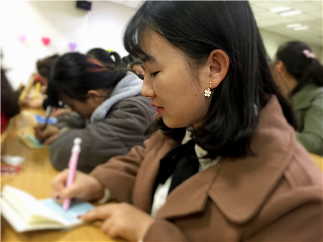 【辅导员说完满】漫漫人生路 常怀感恩与梦想——淬炼商学院“辅导员说完满”系列活动(二十一)