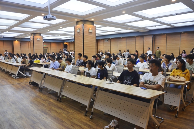 【辅导员说完满】认识完满 走进完满——淬炼·国际商学院2023级辅导员说完满活动