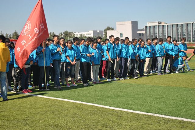 信息工程系举办第二届“青春·成长·感悟”记忆录活动