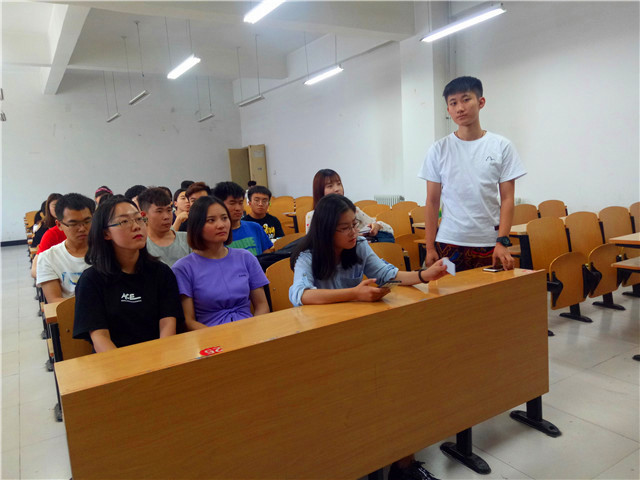 【完满班级】历经千帆 青春无问西东——淬炼商学院六月完满班级主题活动（十二）