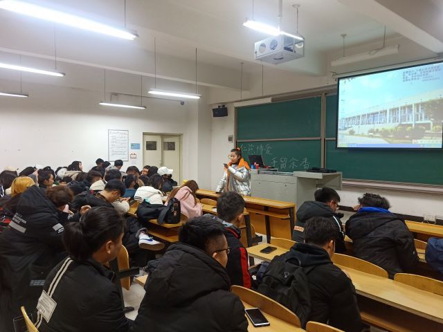 【完满班级】“仁慈博爱，手留余香”预防艾滋病公益宣讲——艺术传媒学院环设1903班举办完满活动