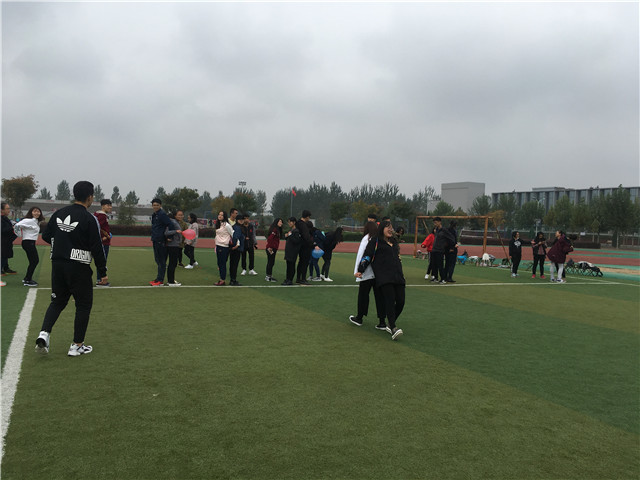 【完满班级】携爱沐秋  有你有我——淬炼商学院“体”味青春主题活动（十八）