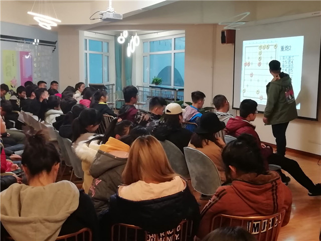 【社团快讯】艺雅棋社举办象棋基础教学活动